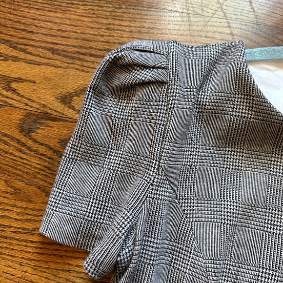 Express plaid puff sleeve belted sheath dress - Picture 4 of 6